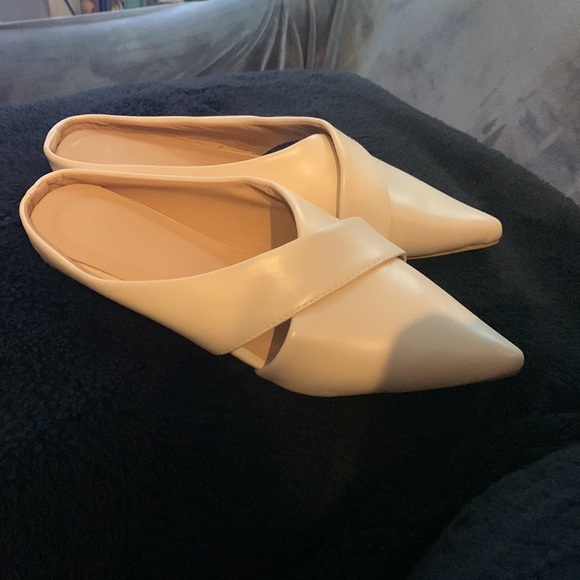 Pointy Mules - Picture 6 of 7